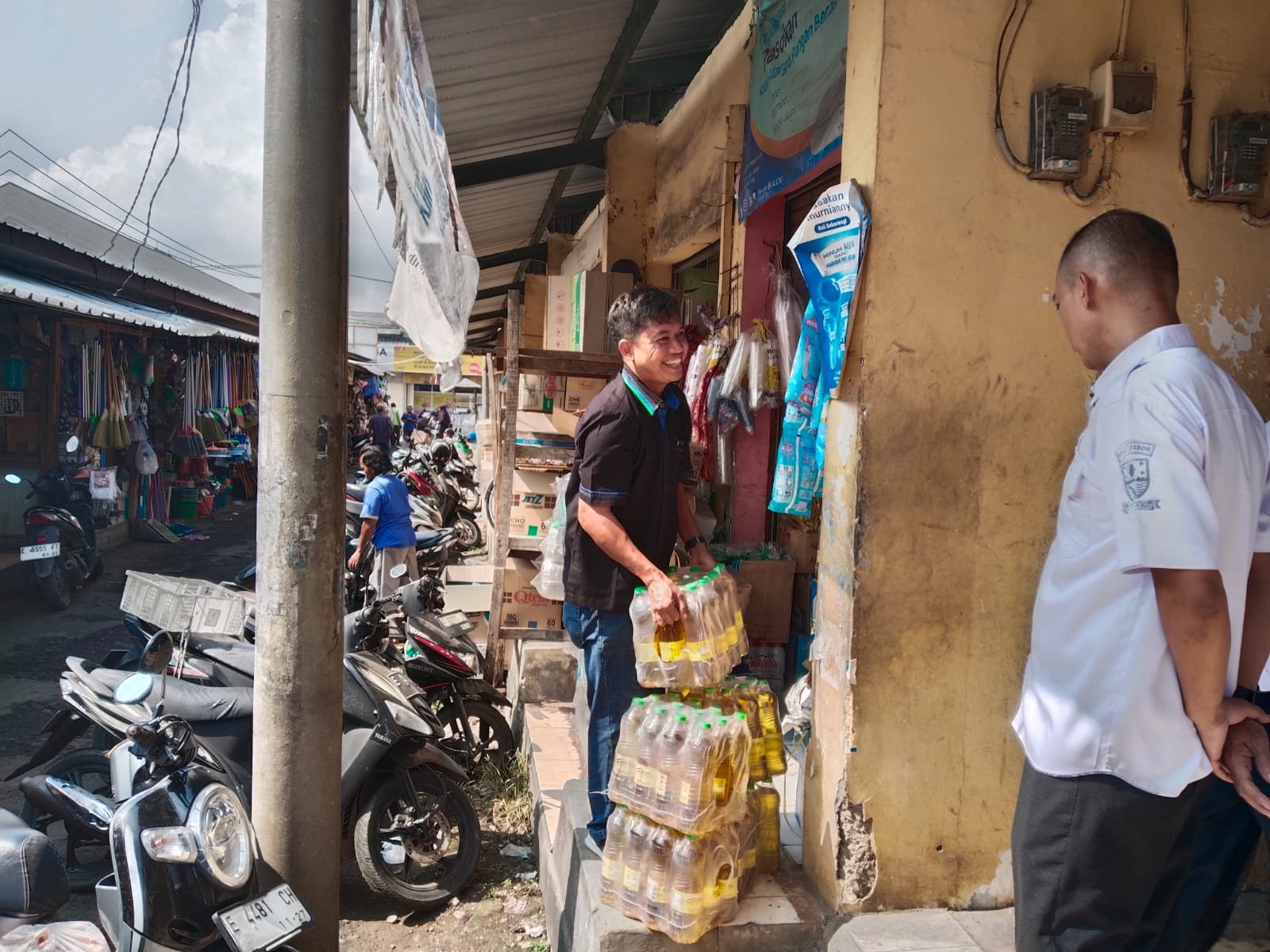 Bidang Perdagangan Melaksanakan Pemantauan dan Monitoring Barang Pokok Serta Barang Penting di Pasar Perumnas