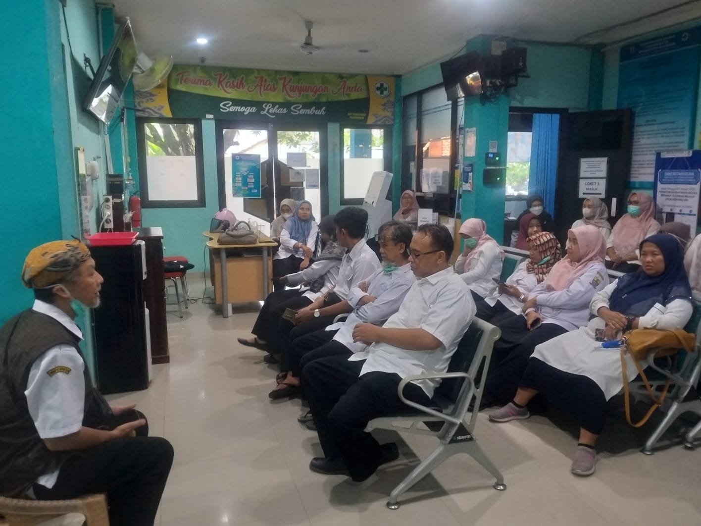 KEGIATAN BRIEFING STAF PUSKESMAS PEGAMBIRAN