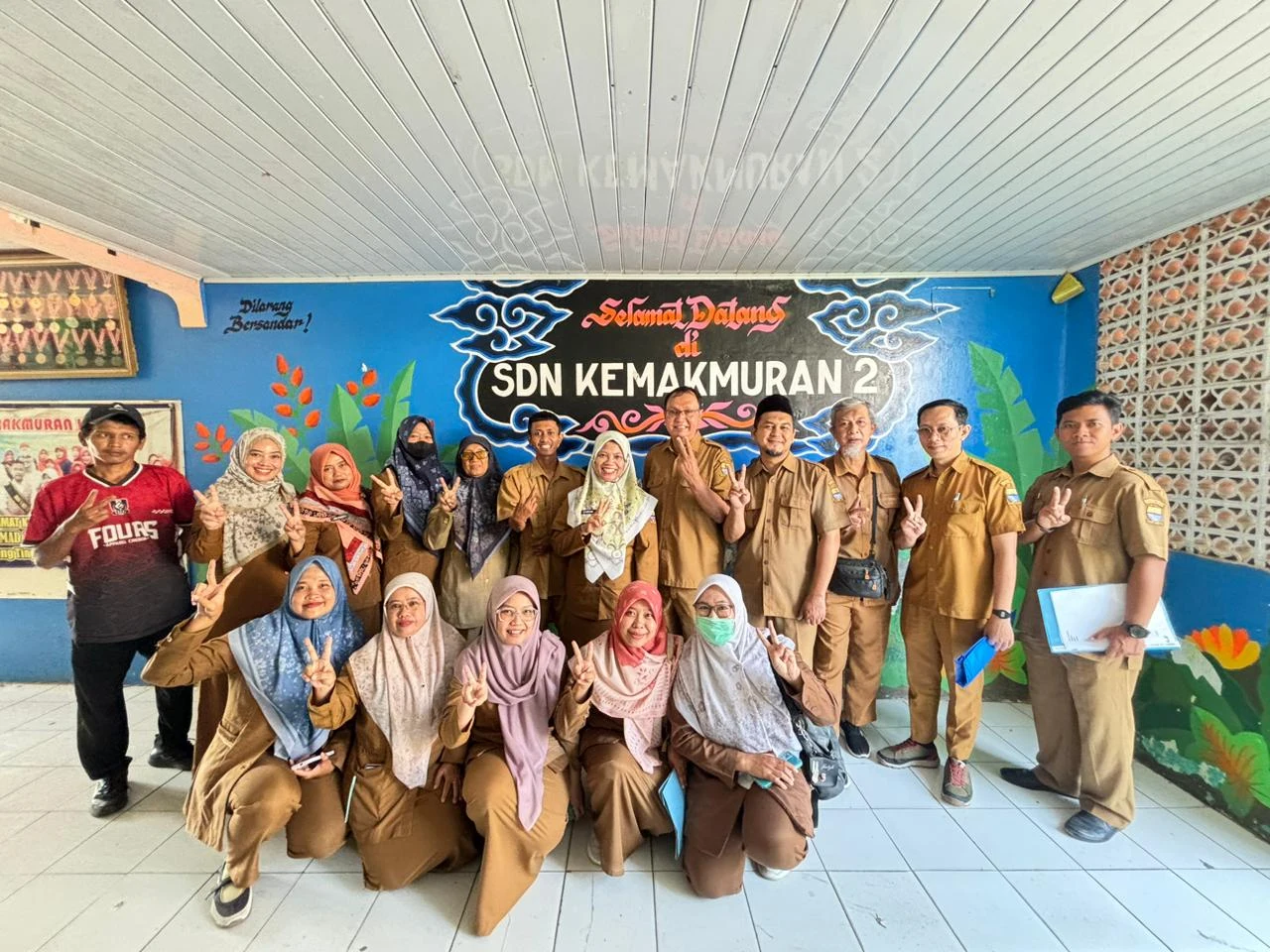 KEGIATAN SUPERVISI FASILITATIF PEMBUDAYAAN HIDUP SEHAT OLEH TIM DINKES KOTA CIREBON DI SDN KEMAKMURAN 2