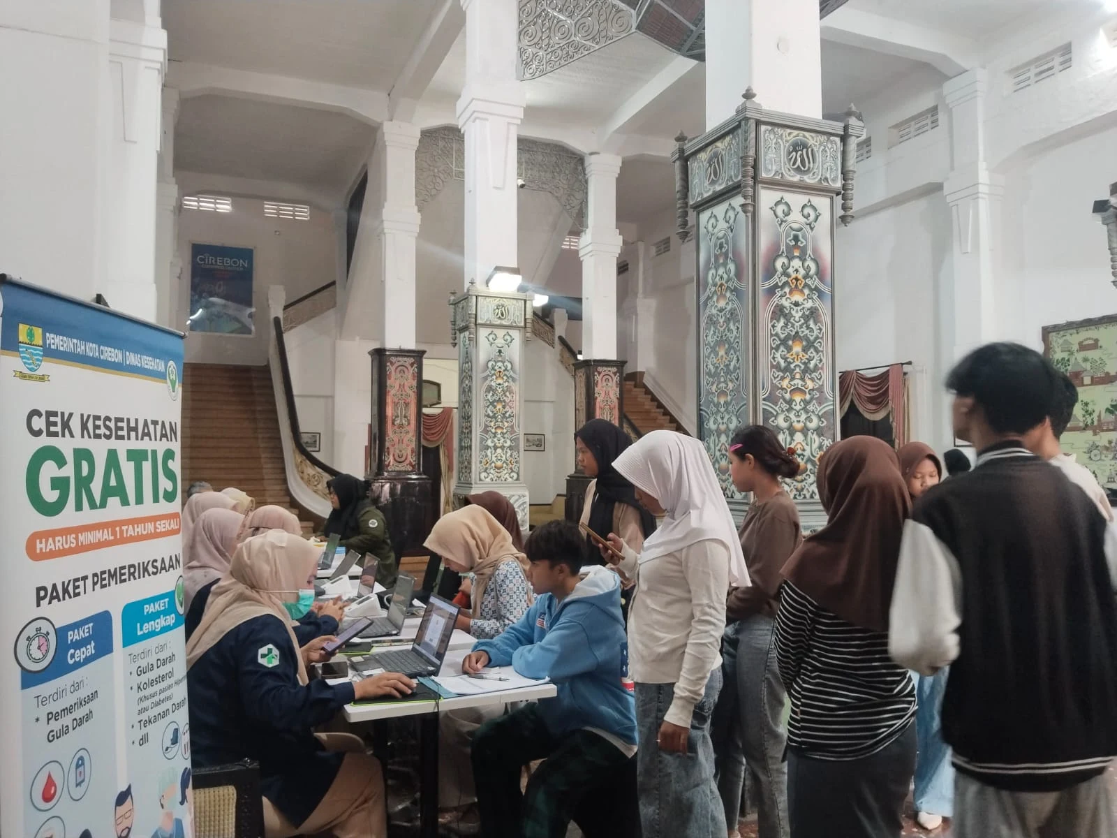KEGIATAN CEK KESEHATAN GRATIS DI RUANG ADIPURA BALAIKOTA CIREBON